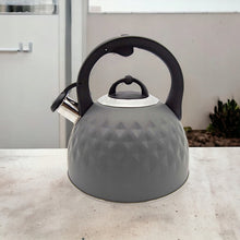 Afbeelding in Gallery-weergave laden, Meyerhoff Fluitketel 2,5 Liter RVS Mat Grijs 3D – Inductie &amp; Gas – Waterkoker met Fluitfunctie MH-30298
