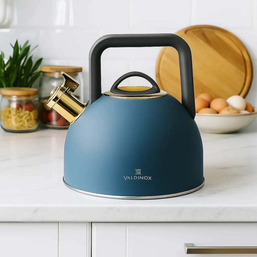 Valdinox Giovanni fluitketel 2,5L – RVS inductie fluitketel – Modern design met gouden accenten – Mat Blauw