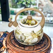 Afbeelding in Gallery-weergave laden, Meyerhoff Toscana fluitketel 2,2L – Emaille inductie fluitketel – Traditioneel Toscaans design – Beige