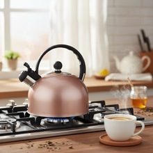 Afbeelding in Gallery-weergave laden, Altom Design Hot Drop Fluitketel 2,5 L – RVS – Koper Brons – Inductie &amp; Alle Warmtebronnen